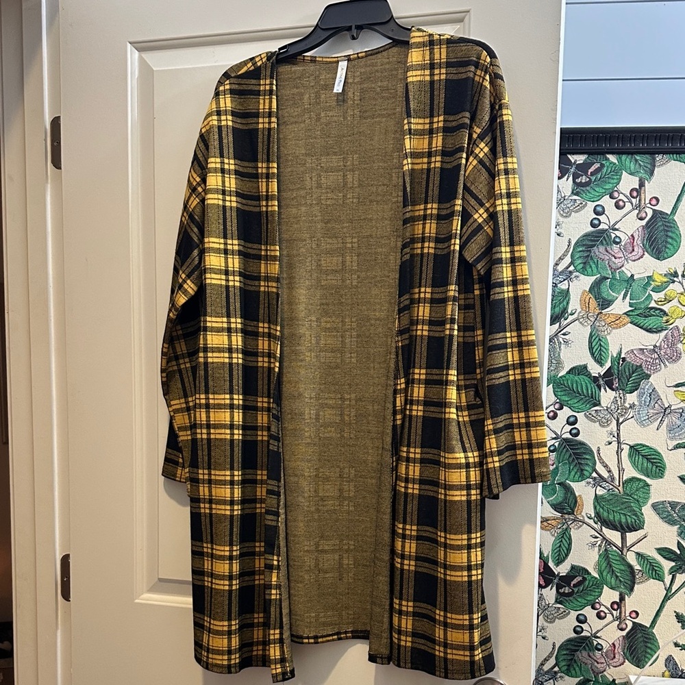 Acting Pro Mustard and Black Textured Cardigan